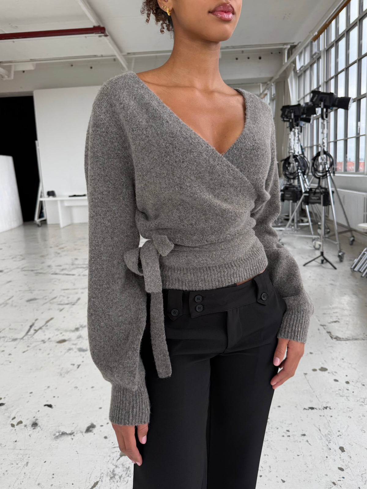 Wool blend wrap cardigan - lys grå/brun (forudbestilling)